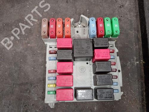 Used Fuse box Fuse box 37589898 37589898