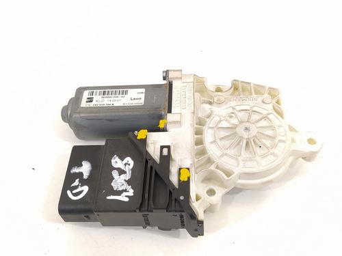 Used Right rear window motor SEAT LEON (1P1) [2005-2013]  12253483