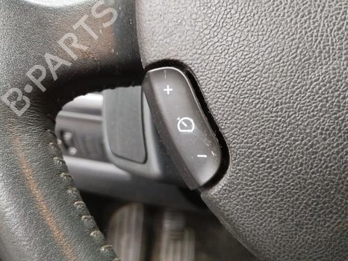 Used Steering wheel controls Steering wheel controls RENAULT CLIO III (BR0/1, CR0/1) 1.5 dCi (BR17, CR17) (86 hp) 33468005 33468005