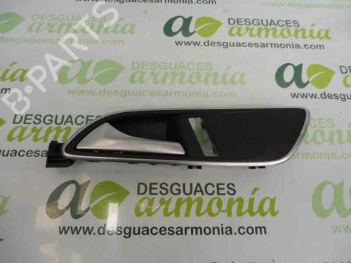 Used Front left interior door handle MERCEDES-BENZ A-CLASS (W176) [2012-2018]  3214600