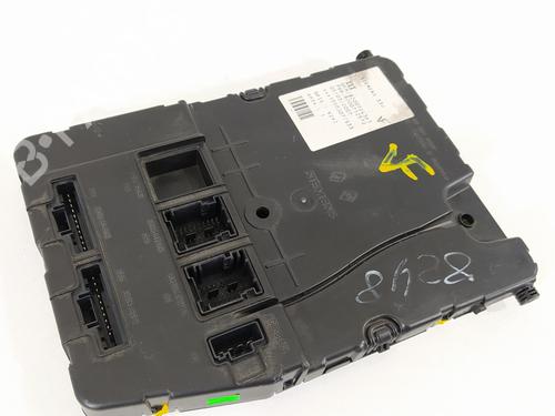 Used Electronic module RENAULT MEGANE II (BM0/1_, CM0/1_) [2001-2012]  9687939