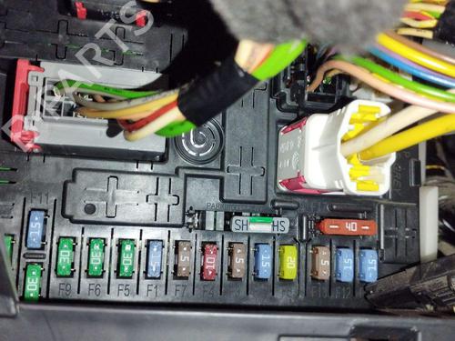 Used Fuse box Fuse box 36235571 36235571