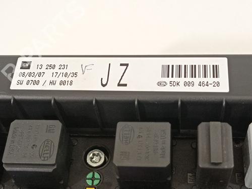 Fuse box OPEL ASTRA H (A04)  | BP20334562E1 
