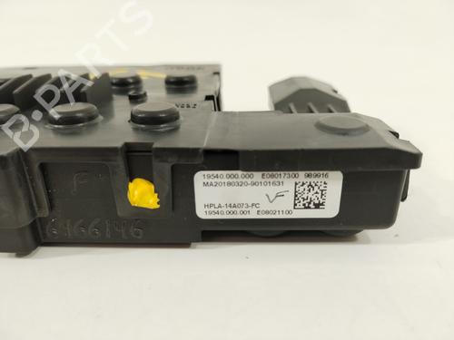 Fuse box LAND ROVER RANGE ROVER SPORT II (L494) 3.0 TDV6 4x4 | BP26552940E1