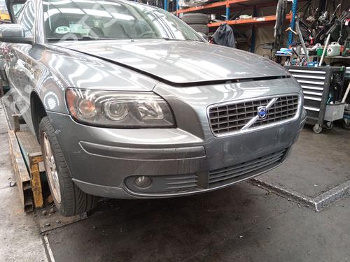 Bumper voor VOLVO S40 II (544) 2.0 D (136 hp) 31048141