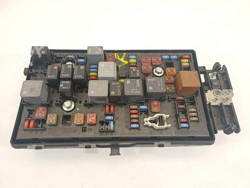 Used Fuse box Fuse box 13358632 13358632