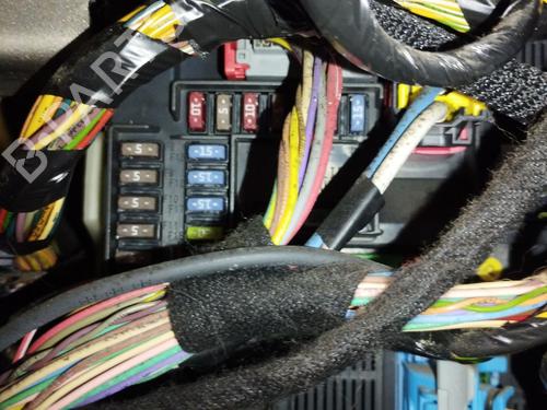 Used Fuse box Fuse box 38443556 38443556