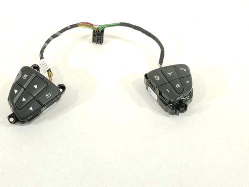 Used Steering wheel controls Steering wheel controls 33117562 33117562