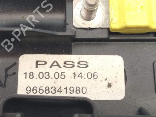 Fuse box PEUGEOT 607 (9D, 9U) 2.7 HDi 24V | BP23461629E1 - Image 3