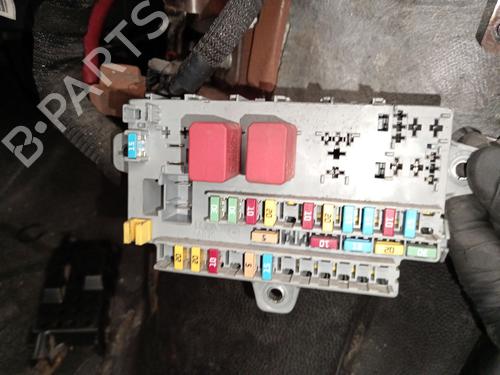 Used Fuse box Fuse box 37589897 37589897