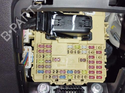 Used Fuse box Fuse box 36696319 36696319