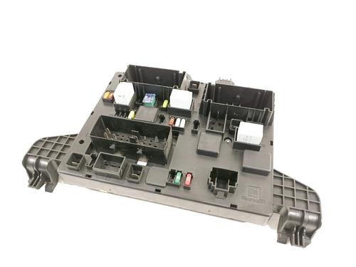 Used Fuse box Fuse box 16030315 16030315