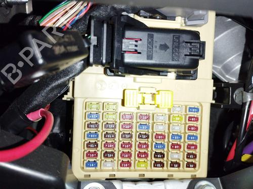 Used Fuse box Fuse box 36235472 36235472