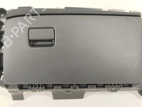 glove-box-toyota-yaris-_p21_-_pa1_-_ph1_-2020-32520334 main image