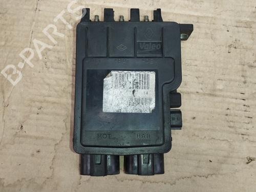 Used Fuse box Fuse box RENAULT LAGUNA III (BT0/1) 2.0 dCi (BT01, BT08, BT09, BT0E, BT0K, BT12, BT1C, BT1D,... (150 hp) 33626454 33626454