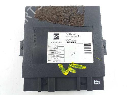 Used Comfort control module SEAT CORDOBA (6K1, 6K2) [1993-2002]  7271894