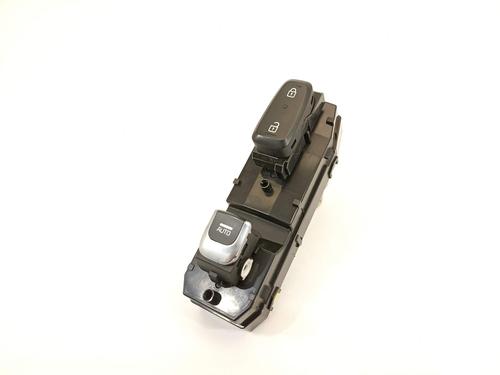 Used Right front window switch Right front window switch 16151775 16151775