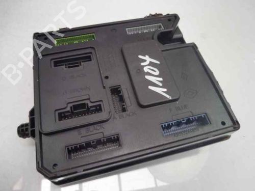 Used Fuse box RENAULT MEGANE III Hatchback (BZ0/1_, B3_) 1.5 dCi (BZ1G, BZ1W, BZ0R) (95 hp) 3158111