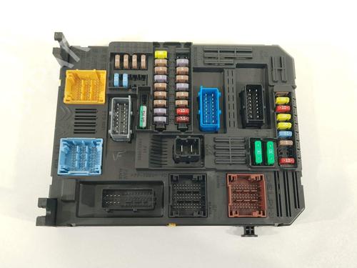 Used Fuse box Fuse box 29180883 29180883