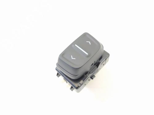 Used Right rear window switch DACIA SANDERO II 1.5 Blue dCi 95 (B8JL) (95 hp) 9528881