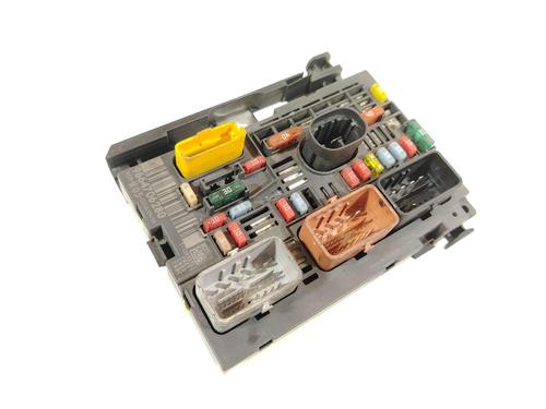 Used Fuse box Fuse box 37238663 37238663