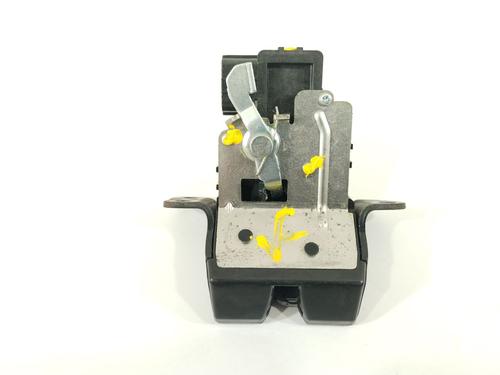 Used Tailgate lock KIA CEE'D (JD) 1.6 CRDi 136 (136 hp) 29590039