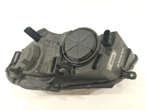 Right headlight VW POLO IV (9N_, 9A_) 1.6 16V | BP29122053C29 
