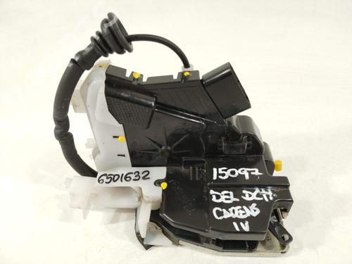 front-right-lock-kia-carens-iv-2013-32389972 main image