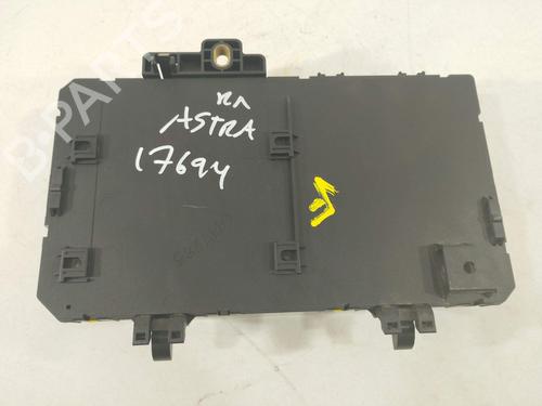 Used Fuse box Fuse box 38707253 38707253