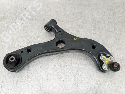 Used Right front suspension arm TOYOTA COROLLA Hatchback (_E21_, _EA1_, _EH1_) 1.8 Hybrid (ZWE211) (98 hp) 31806286