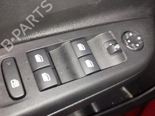 Used Left front window switch OPEL CORSA F (P2JO) 1.2 (68) (101 hp) 31709932