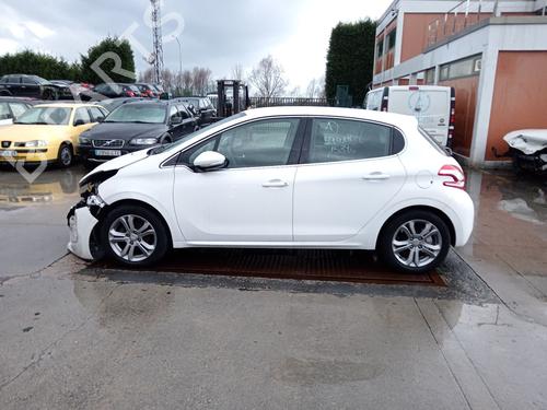 Grille PEUGEOT 208 I (CA_, CC_) 1.2 VTI 82 | BP31968760C40