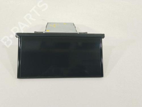 display-monitor-audi-q2-gab-gag-2016-33936653 main image