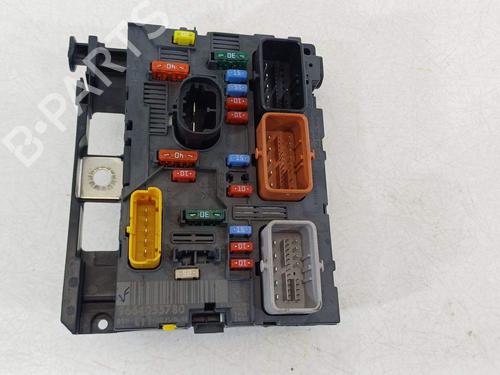 Used Fuse box Fuse box 26025814 26025814