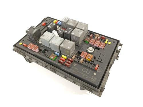 Used Fuse box Fuse box 15899680 15899680
