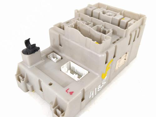 Used Fuse box Fuse box 10108283 10108283
