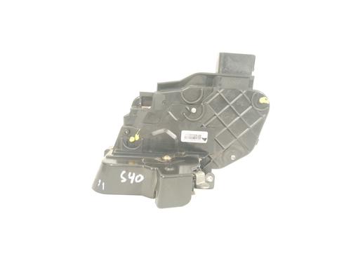 Højre fortil lås VOLVO S40 II (544) 2.0 D (136 hp) 32262266