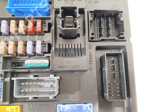 Fuse box PEUGEOT 308 II (LB_, LP_, LW_, LH_, L3_)  | BP22221661E1 