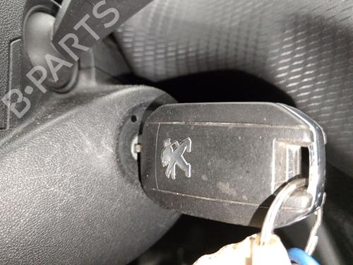 ratlastndingslas-peugeot-2008-i-cu_-2013-37154157 main image