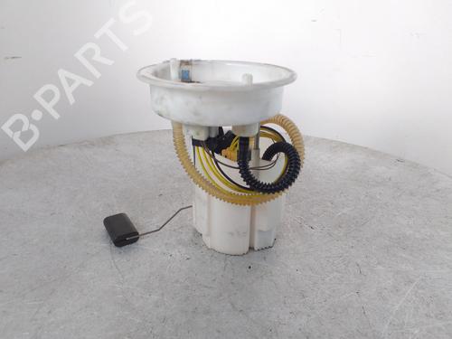 Used Fuel pump BMW X1 (F48) xDrive 20 d (190 hp) 6946477