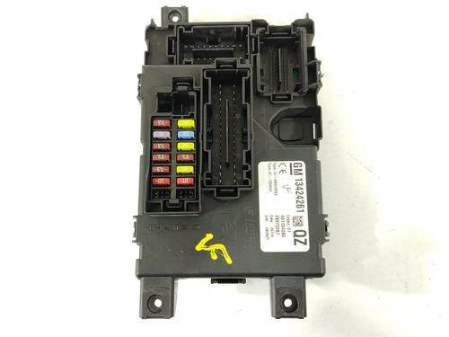 Used Fuse box Fuse box 31250889 31250889