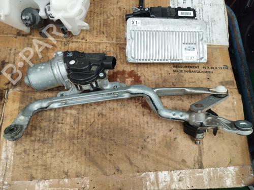 Used Front wiper motor TOYOTA YARIS (_P13_) 1.5 Hybrid (NHP130_, NHP130) (101 hp) 30730163