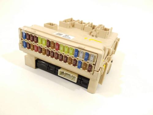 fuse-box-toyota-auris-_e18_-2012-2013-2014-2015-2016-2017-2018-2019-23531071 main image