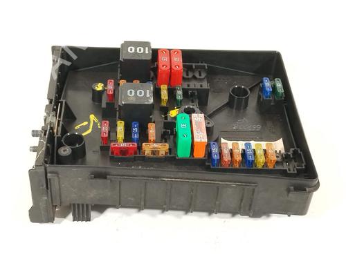 Used Fuse box Fuse box 35952944 35952944
