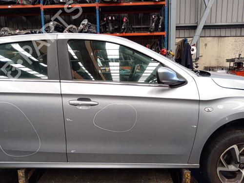 Used Right front door Right front door 39239575 39239575