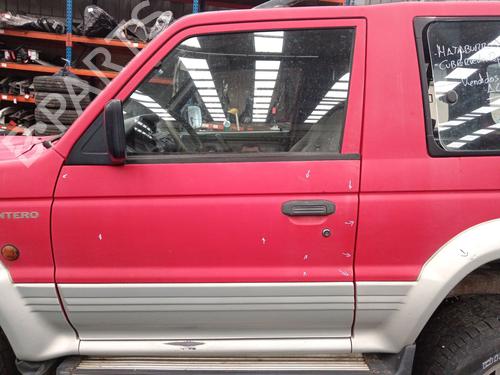 Dør venstre foran MITSUBISHI PAJERO II (V3_W, V2_W, V4_W, V5_W) 2.8 TD (V46W, V26W) (125 hp) 30276603