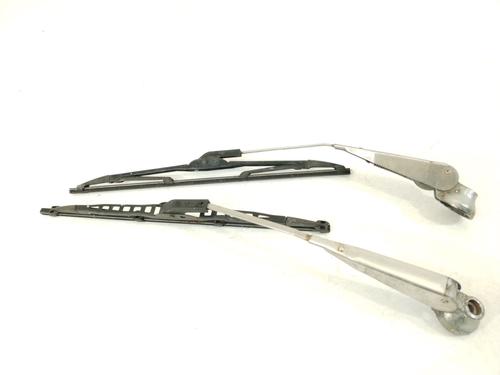 Used Front windshield wiper arm SEAT 600 (110B) 0.8 (23 hp) 30769733