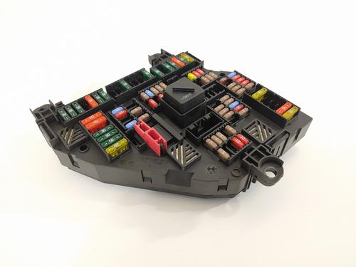 Used Fuse box BMW 5 Touring (F11) 520 d xDrive (184 hp) 9447609