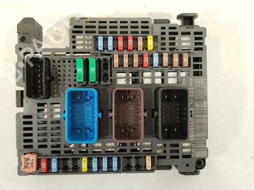 Used Fuse box CITROËN C4 II (NC_) 1.2 THP 110 (NCHNZ6, NCHNV6) (110 hp) 28074048