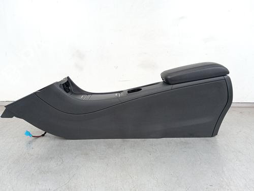 Used Middle console Middle console MERCEDES-BENZ GLA-CLASS (X156) GLA 200 CDI / d (156.908) (136 hp) 34554695 34554695